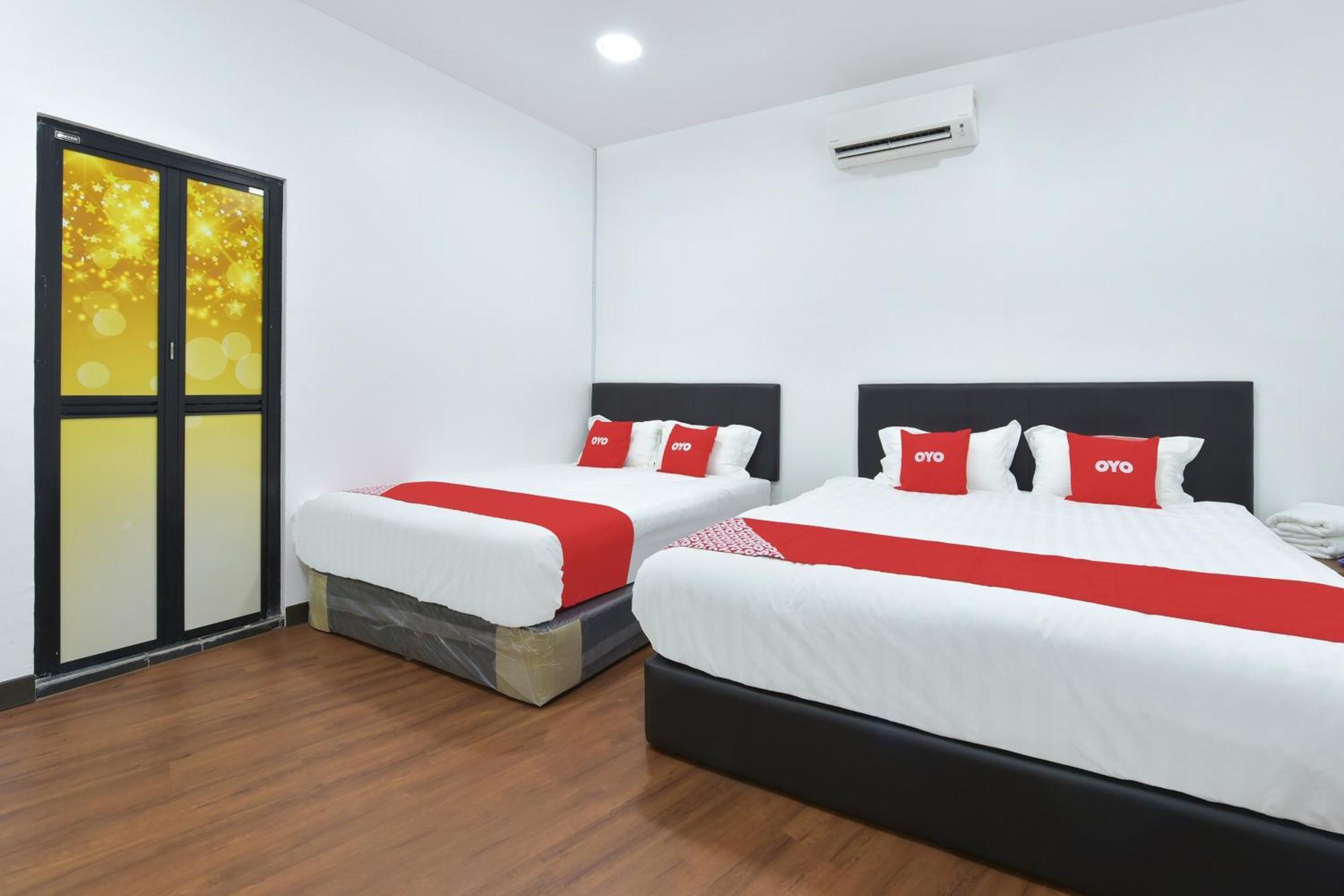 Oyo 90869 Hotel Madeena Inn Сепанг Екстериор снимка